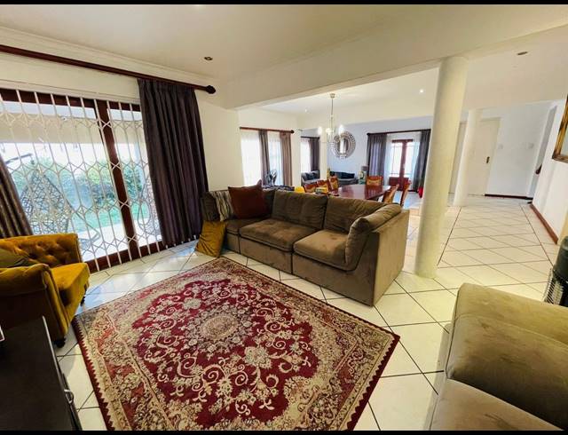 4 BEDROOM FREEHOLD FOR SALE IN FOURWAYS